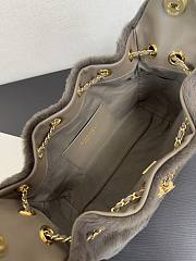 Colestore Métiers d’art 2026 Chanel 25 Mini Handbag Lambskin & Gold-Tone Metal Taupe 20 x 22 x 12.5cm - 5