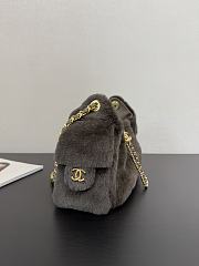 Colestore Métiers d’art 2026 Chanel 25 Mini Handbag Lambskin & Gold-Tone Metal Taupe 20 x 22 x 12.5cm - 4