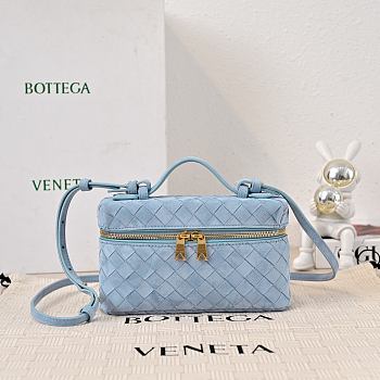 Colestore Bottega Veneta Bang Bang Vanity case in Intrecciato suede with detachable strap Mineral 22 x 12.5 x 5cm