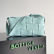 Colestore Bottega Veneta Cassette Intreccio Leather Cross-Body Bag Ice Cream 24x14x10cm - 1