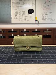 Colestore Chanel Fall Winter 2026 Pre-Collection   Maxi Flap bag   Suede Calfskin & Gold-Tone Metal  Khaki  19.5 x 32 x 10cm - 1