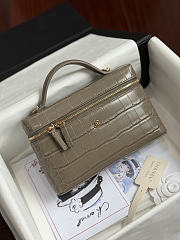 Colestore Chanel Métiers d’art 2026   Vanity with Chain   Crocodile Embossed Calfskin & Gold-Tone Metal Dark Khaki  17 x 19.5 x 5cm - 2