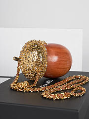 Colestore Chanel Métiers d’art 2026   Acorn Minaudiere   Wood, Strass & Gold-Tone Metal  Brown & Golden 17 x 7 x 7cm - 1