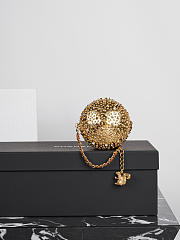 Colestore Chanel Métiers d’art 2026   Acorn Minaudiere   Wood, Strass & Gold-Tone Metal  Brown & Golden 17 x 7 x 7cm - 6