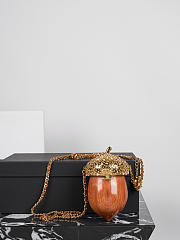 Colestore Chanel Métiers d’art 2026   Acorn Minaudiere   Wood, Strass & Gold-Tone Metal  Brown & Golden 17 x 7 x 7cm - 5