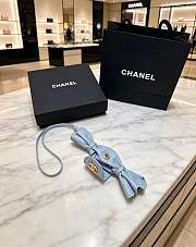 Colestore Chanel Métiers d’art 2026   Mini Bag Charm   Lambskin & Gold-Tone Metal  35 x 5.5 x 4cm - 4
