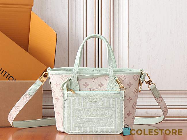 Colestore Louis Vuitton Neverfull Inside Out BB Monogram Dune / Minty 26.5 x 16.5 x 11cm - 1