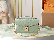 Colestore Louis Vuitton Pochette Métis East-West Monogram Empreinte Minty 21.5 x 13.5 x 6 cm - 1