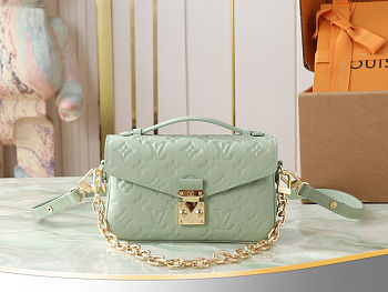 Colestore Louis Vuitton Pochette Métis East-West Monogram Empreinte Minty 21.5 x 13.5 x 6 cm