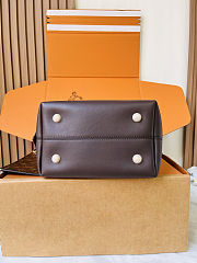 Colestore  Louis Vuitton Flight Mode Low Key Hobo PM Bicolor Moonstone Brown 24 x 28 x 16 cm - 5