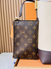 Colestore  Louis Vuitton Flight Mode Low Key Hobo PM Bicolor Moonstone Brown 24 x 28 x 16 cm - 4