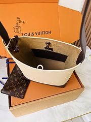 Colestore  Louis Vuitton Flight Mode Low Key Hobo PM Bicolor Moonstone Brown 24 x 28 x 16 cm - 2