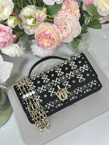 Colestore Dior Miss Dior Top Handle Clutch Black Embroidered with White Floral Beads 21 x 11.5 x 4cm