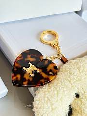 Colestore Celine TRIOMPHE pom-pom keyring with heart in SHEARLING AND ACETATE with GOLD FINISHING NATURAL / TAN - 4