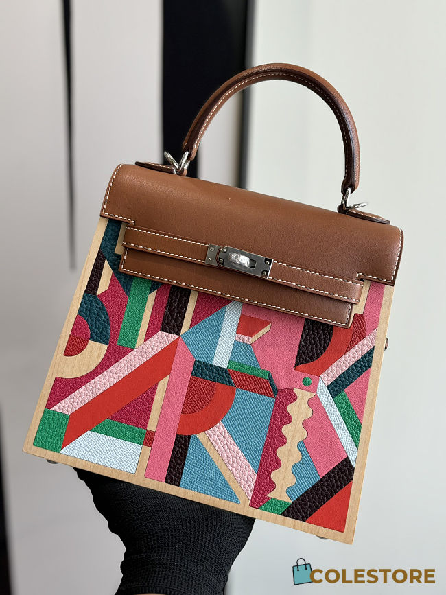 Colestore Hermes Naturel Barenia and Multicolor Beechwood Perspective Cavaliére Kelly Wood 22 Palladium Hardware - 1