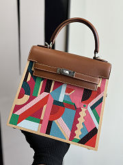 Colestore Hermes Naturel Barenia and Multicolor Beechwood Perspective Cavaliére Kelly Wood 22 Palladium Hardware - 1