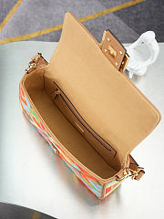 Colestore Fendi Baguette FF Bag in Colorful Embroidered 26 x 6.5 x 13.5cm - 3
