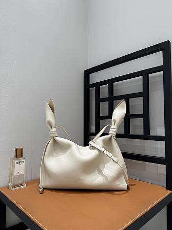 Colestore  Loewe Medium Scarf bag in smooth calfskin White 34 x 8.5 x 21cm
