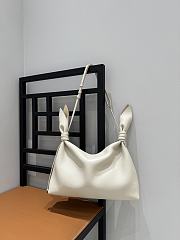 Colestore  Loewe Medium Scarf bag in smooth calfskin White 34 x 8.5 x 21cm - 4