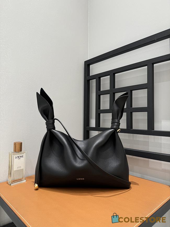Colestore  Loewe Medium Scarf bag in smooth calfskin Black 34 x 8.5 x 21cm - 1