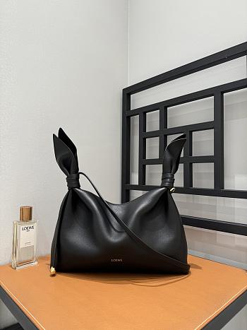 Colestore  Loewe Medium Scarf bag in smooth calfskin Black 34 x 8.5 x 21cm