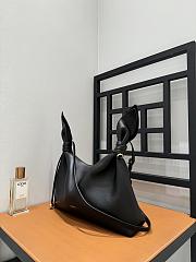Colestore  Loewe Medium Scarf bag in smooth calfskin Black 34 x 8.5 x 21cm - 2