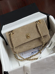 Colestore  Chanel Métiers d’art 2026 Flap bag, Suede calfskin & gold-tone metal, dark beige  15 x 25.5 x 8cm - 1