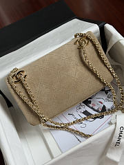 Colestore  Chanel Métiers d’art 2026 Flap bag, Suede calfskin & gold-tone metal, dark beige  15 x 25.5 x 8cm - 5
