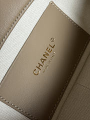 Colestore  Chanel Métiers d’art 2026 Flap bag, Suede calfskin & gold-tone metal, dark beige  15 x 25.5 x 8cm - 2