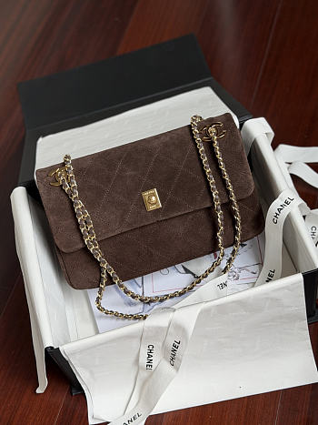 Colestore  Chanel Métiers d’art 2026 Flap bag, Suede calfskin & gold-tone metal, dark brown  15 x 25.5 x 8cm