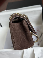 Colestore  Chanel Métiers d’art 2026 Flap bag, Suede calfskin & gold-tone metal, dark brown  15 x 25.5 x 8cm - 6