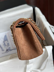 Colestore  Chanel Métiers d’art 2026 Flap bag, Suede calfskin & gold-tone metal, caramel  15 x 25.5 x 8cm - 6