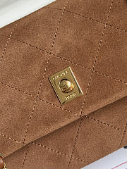 Colestore  Chanel Métiers d’art 2026 Flap bag, Suede calfskin & gold-tone metal, caramel  15 x 25.5 x 8cm - 2