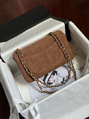 Colestore Chanel FALL WINTER 2026 PRE-COLLECTION MINI FLAP BAG Suede Calfskin & Gold-Tone Metal Caramel 13x20x6cm - 6
