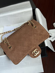 Colestore Chanel FALL WINTER 2026 PRE-COLLECTION MINI FLAP BAG Suede Calfskin & Gold-Tone Metal Caramel 13x20x6cm - 4