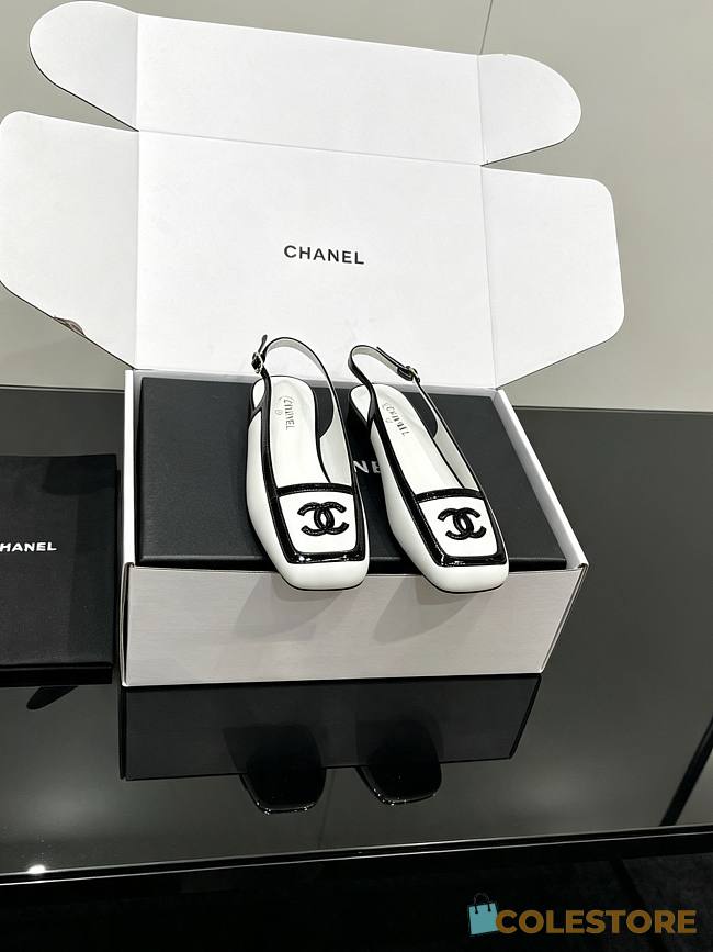 Colestore  Chanel Fall Winter 2026 Pre-Collection   Slingbacks   Lambskin & Patent Calfskin  White & Black - 1