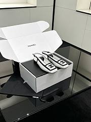 Colestore  Chanel Fall Winter 2026 Pre-Collection   Slingbacks   Lambskin & Patent Calfskin  White & Black - 2