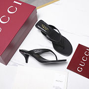 Colestore  Gucci Women's Vittoria thong in black leather (gold logo version) - 6