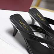 Colestore  Gucci Women's Vittoria thong in black leather (gold logo version) - 2