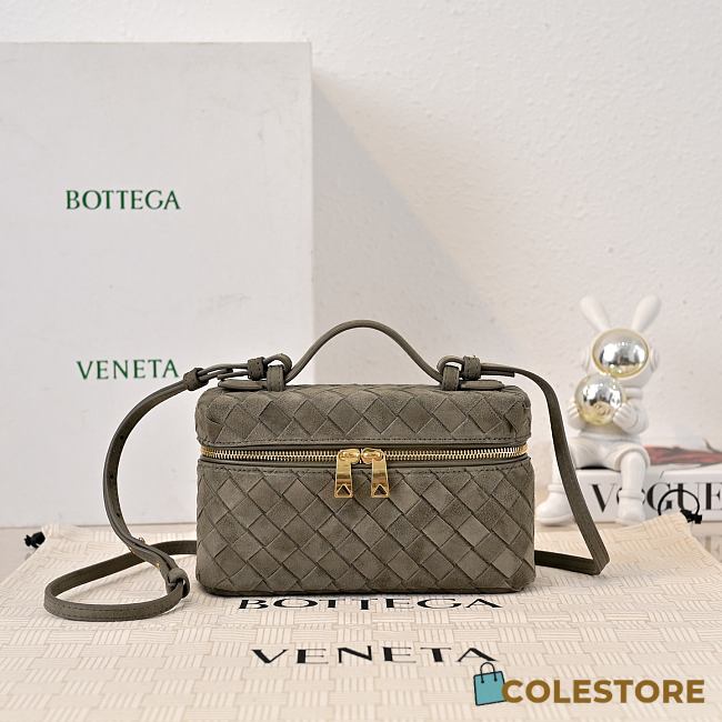 Colestore  Bottega Veneta Women's Bang Bang in Khakhi Green Suede 22 x 12.5 x 5cm - 1