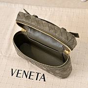 Colestore  Bottega Veneta Women's Bang Bang in Khakhi Green Suede 22 x 12.5 x 5cm - 4