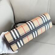 Colestore Burberry Highlands Bowling Bag​ in Sand beige 33.5 x 12.5 x 17cm - 4