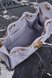 Colestore Chanel 25 Mini Handbag   Grained Calfskin & Gold-Tone Metal  Lilac  20 x 22 x 12.5cm - 3