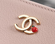 Colestore Chanel Métiers d’art 2026 Classic Small Flap Wallet  Grained Goatskin, Enamel & Gold-Tone Metal  Light Pink 11x7.5x1.5cm - 5