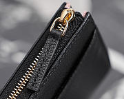 Colestore Chanel Métiers d’art 2026 Classic Small Flap Wallet  Grained Goatskin, Enamel & Gold-Tone Metal Black 11x7.5x1.5cm - 4
