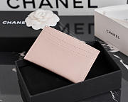 Colestore Chanel Métiers d’art 2026   Card Holder   Grained Goatskin, Enamel & Gold-Tone Metal  Light Pink 10.2x5.7x0.5cm - 2