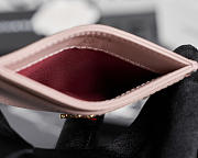 Colestore Chanel Métiers d’art 2026   Card Holder   Grained Goatskin, Enamel & Gold-Tone Metal  Light Pink 10.2x5.7x0.5cm - 5