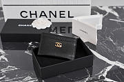 Colestore Chanel Métiers d’art 2026   Card Holder   Grained Goatskin, Enamel & Gold-Tone Metal  Black 10.2x5.7x0.5cm - 5