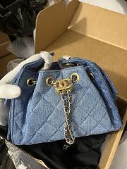 Colestore Chanel Métiers d’art 2026  Chanel 25 Mini Handbag   Washed Denim & Gold-Tone Metal  Blue 20 x 22 x 12.5cm - 3