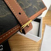 Colestore  Celine JEWELRY POUCH IN TRIOMPHE CANVAS AND CALFSKIN TAN 10 x 14.5 x 3 cm - 3
